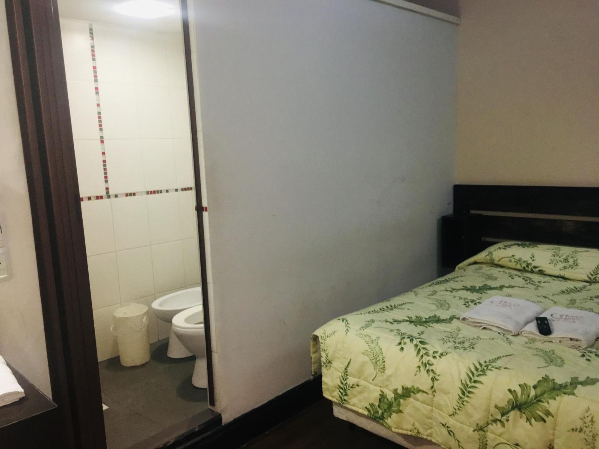בואנוס איירס Hotel Chipre מראה חיצוני תמונה